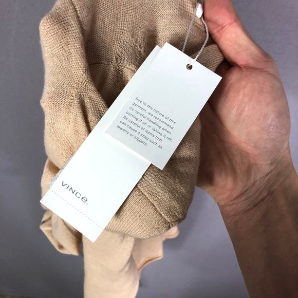 Vince Women's Fitted Back Cashmere V-Neck Sweater In Praline Size Small - Picture 10 of 13